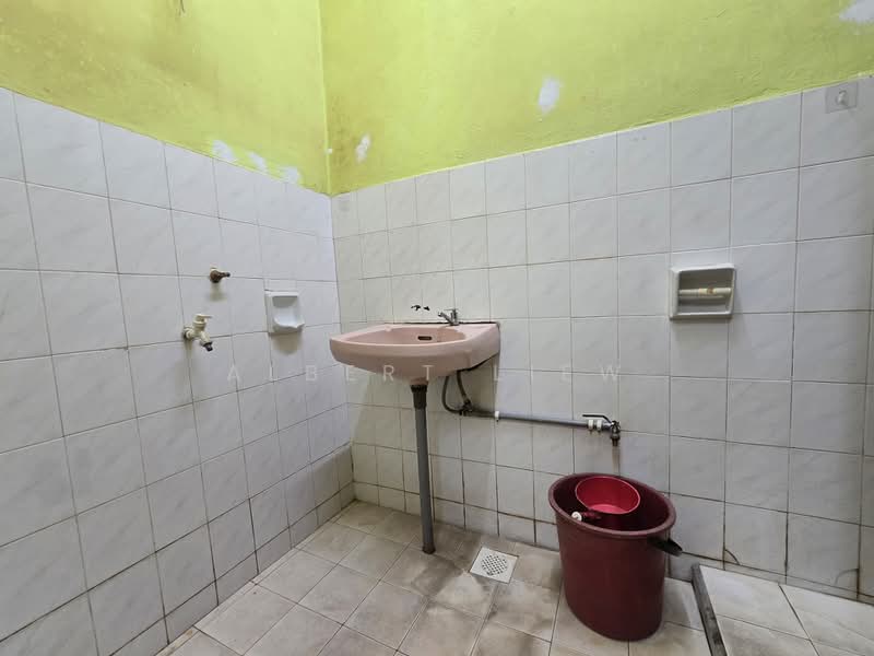 2-storey Terraced House for Sale in Kulai (Johor) - Albert Liew - Bathroom - PropertyGuru.com.my