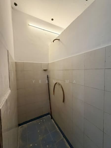 Pangsapuri untuk Dijual di Apartment Idaman - Yean Ma - Bathroom - PropertyGuru.com.my