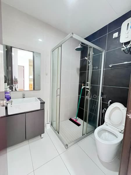 Kondominium untuk Disewa di Kings Bay @ Country Garden Danga Bay - Edward Siow - Bathroom - PropertyGuru.com.my