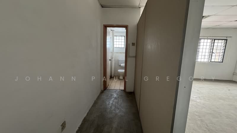 Tanah Komersial untuk Disewa di Petaling Jaya (Selangor) - Johann Paul Gregory - Corridor - PropertyGuru.com.my