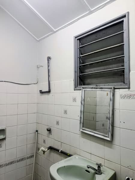 Rumah Teres 2 Tingkat untuk Disewa di Usj 5 (Subang Jaya) - Celia Tan - Bathroom - PropertyGuru.com.my