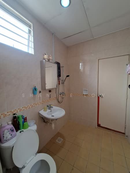 2-storey Terraced House for Sale in Bandar Puteri Puchong (Puchong) - Shanice Low - Bathroom - PropertyGuru.com.my