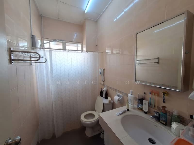 2-storey Terraced House for Sale in Bandar Puteri Puchong (Puchong) - Shanice Low - Bathroom - PropertyGuru.com.my