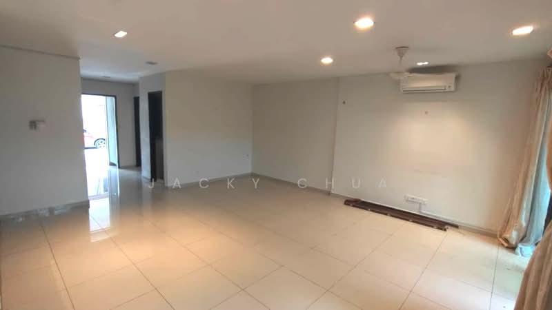 2-storey Terraced House for Sale in Leisure Farm (Gelang Patah) - Jacky Chua - Living Room - PropertyGuru.com.my
