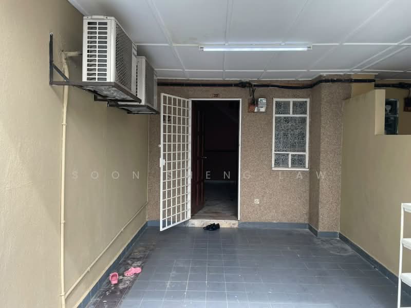 Rumah Teres 2 Tingkat untuk Dijual di Saujana Impian (Kajang) - Soon Sheng Law - Entrance - PropertyGuru.com.my