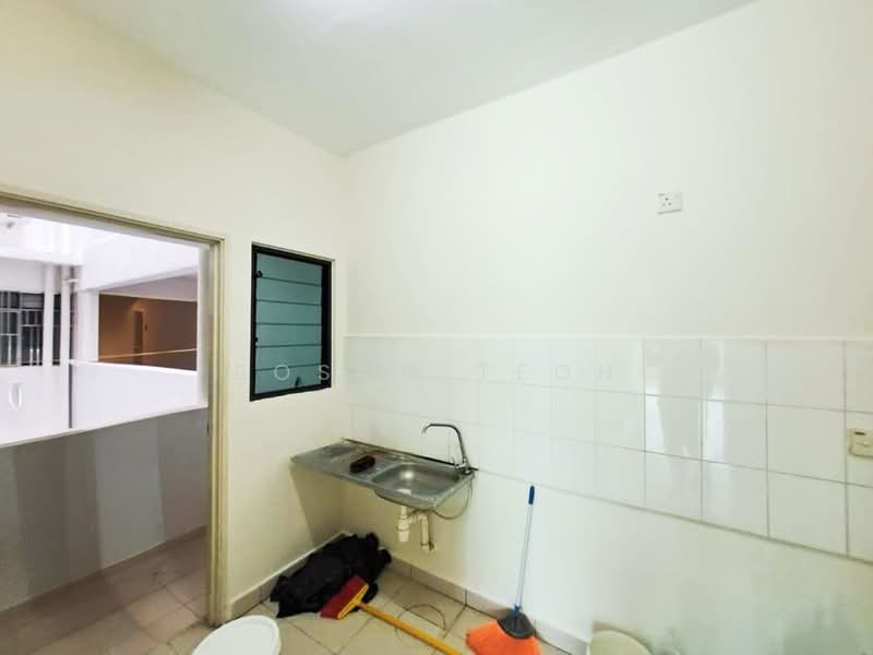 Kondominium untuk Disewa di One Foresta - Bosco Teoh - Kitchen - PropertyGuru.com.my