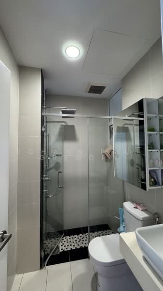 Service Residence for Sale at Skypod Residence - Johann Paul Gregory - Bathroom - PropertyGuru.com.my