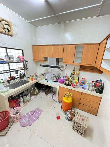 Rumah Teres 1 Tingkat untuk Dijual di Taman Kepong (Kepong) - Wilson Wong - Kitchen - PropertyGuru.com.my