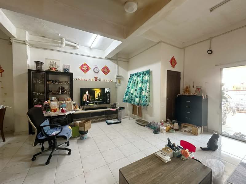 2-storey Terraced House for Sale in Taman Pandan Indah (Klebang) - Tim Piong - Living Room - PropertyGuru.com.my