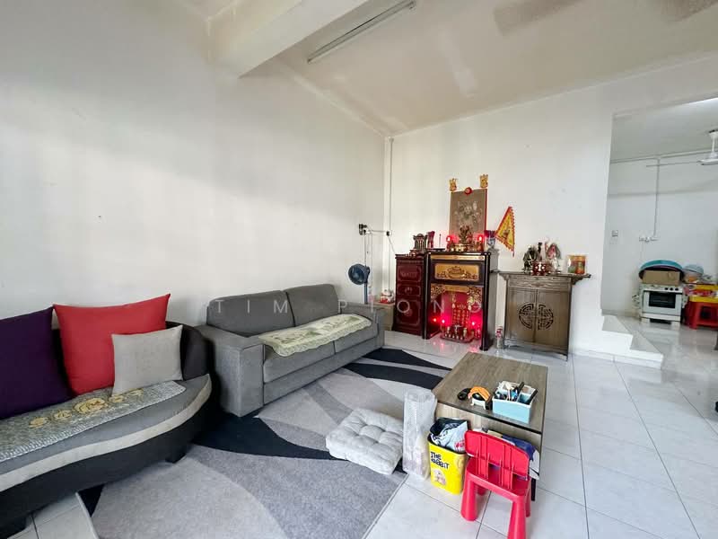 2-storey Terraced House for Sale in Taman Pandan Indah (Klebang) - Tim Piong - Living Room - PropertyGuru.com.my