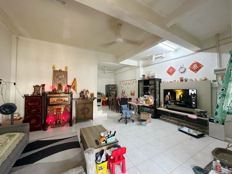 2-storey Terraced House for Sale in Taman Pandan Indah (Klebang) - Tim Piong - Living Room - PropertyGuru.com.my