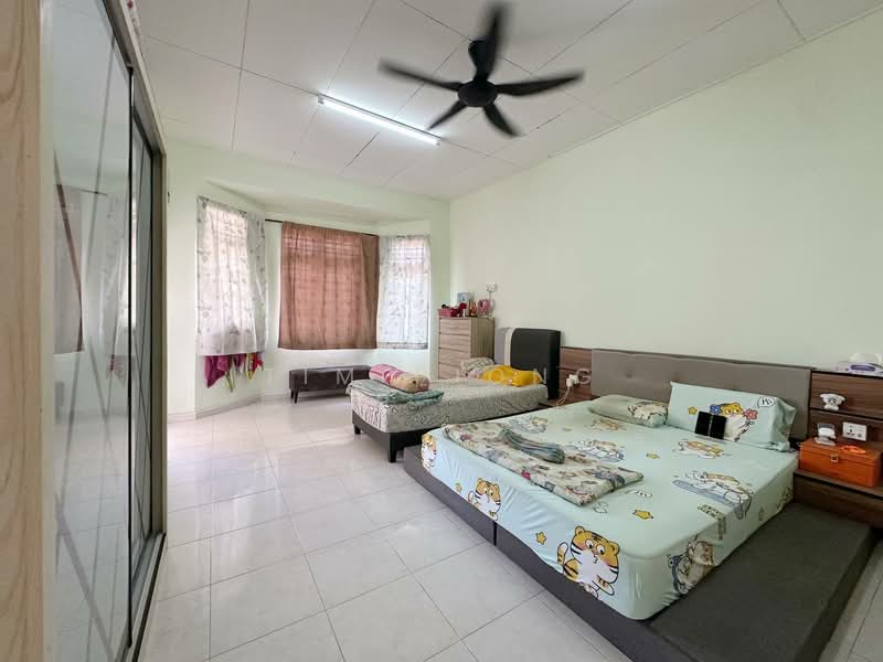 2-storey Terraced House for Sale in Taman Pandan Indah (Klebang) - Tim Piong - Bedroom - PropertyGuru.com.my