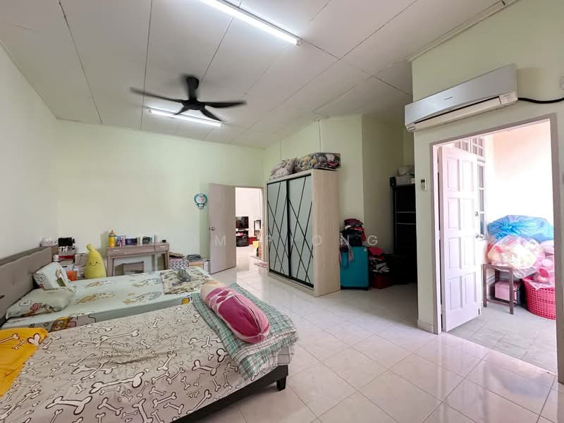 2-storey Terraced House for Sale in Taman Pandan Indah (Klebang) - Tim Piong - Bedroom - PropertyGuru.com.my