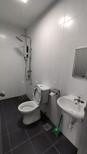 Servis Apartment untuk Disewa di VIM 3 @ Desa Park North - Ron Yap - Bathroom - PropertyGuru.com.my