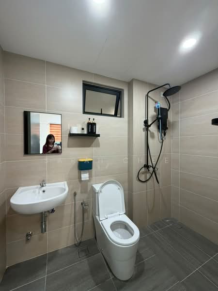 Servis Apartment untuk Disewa di Parkland Residence - Sarah Chee - Bathroom - PropertyGuru.com.my