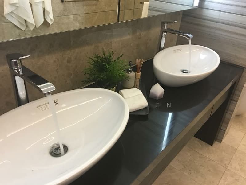 Servis Apartment untuk Disewa di The Ritz-Carlton Residences - Jamie Chen - Bathroom - PropertyGuru.com.my