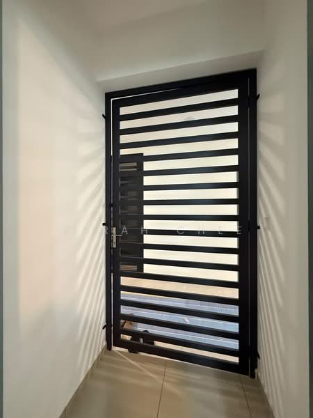 Servis Apartment untuk Disewa di Parkland Residence - Sarah Chee - Entrance - PropertyGuru.com.my