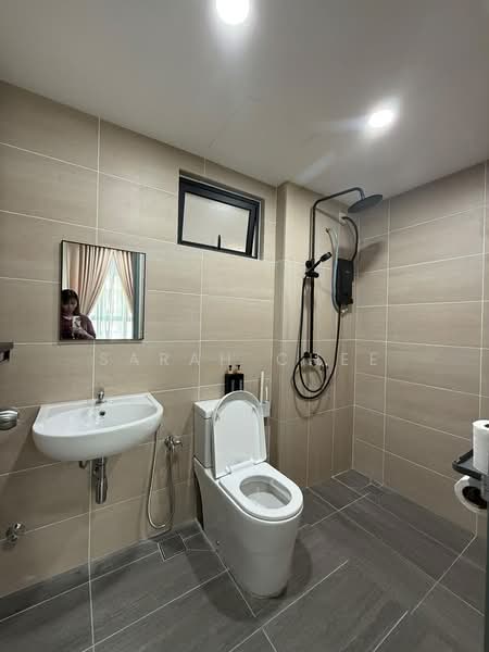 Servis Apartment untuk Disewa di Parkland Residence - Sarah Chee - Bathroom - PropertyGuru.com.my