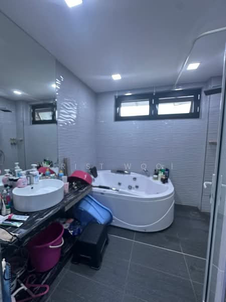 Rumah Teres 2.5 Tingkat untuk Dijual di Taman Bukit Permai (Ampang) - Krist Wooi - Bathroom - PropertyGuru.com.my