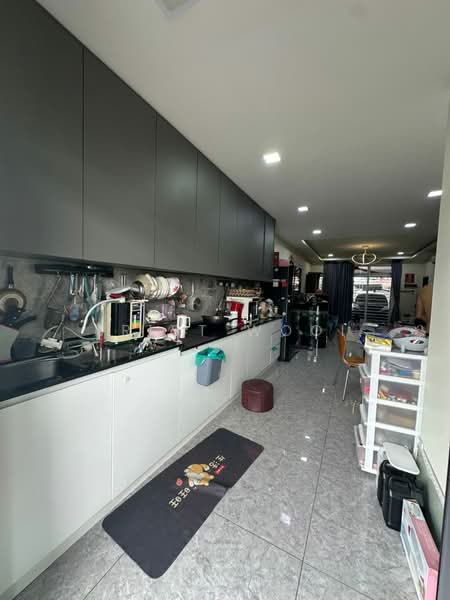 Rumah Teres 2.5 Tingkat untuk Dijual di Taman Bukit Permai (Ampang) - Krist Wooi - Kitchen - PropertyGuru.com.my
