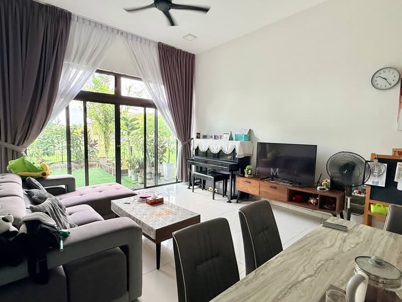 Rumah Teres untuk Dijual di Iskandar Puteri (Nusajaya) (Johor) - Yvonne Lim - Living Room - PropertyGuru.com.my