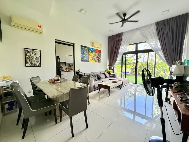 Rumah Teres untuk Dijual di Iskandar Puteri (Nusajaya) (Johor) - Yvonne Lim - Living Room - PropertyGuru.com.my