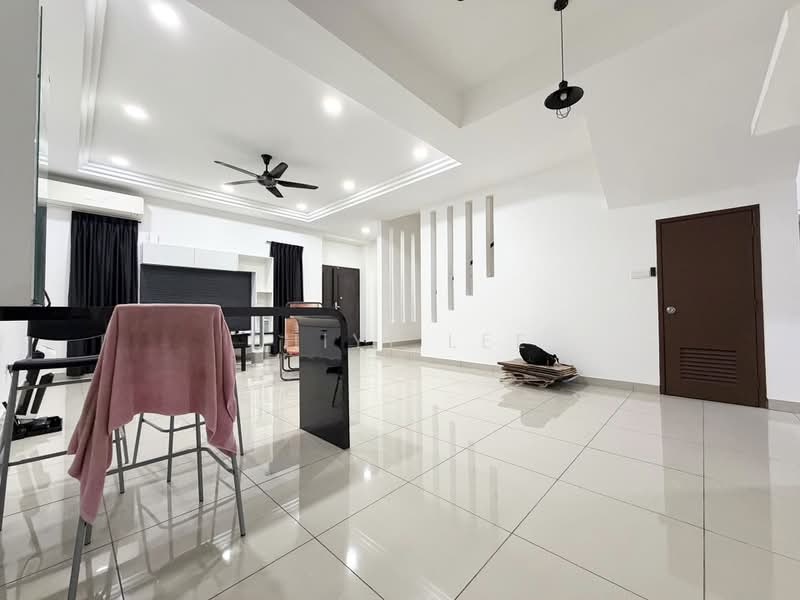 2-storey Terraced House for Sale in Bandar Putra (Kulai) - Zhiyi Lee - Living Room - PropertyGuru.com.my