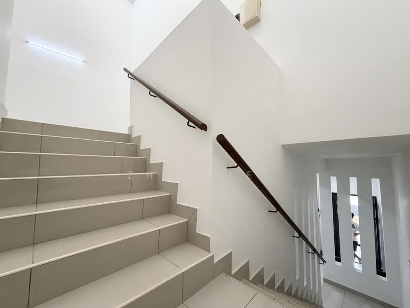 2-storey Terraced House for Sale in Bandar Putra (Kulai) - Zhiyi Lee - Staircase - PropertyGuru.com.my