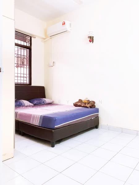 Flat for Rent at Taman Sri Penawar - Jerry Tan - Bedroom - PropertyGuru.com.my