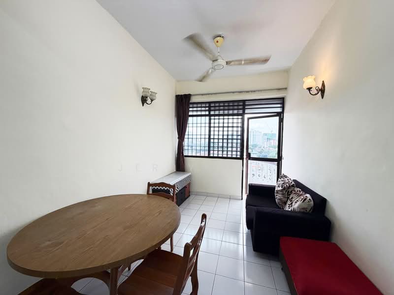 Rumah Flat untuk Disewa di Taman Sri Penawar - Jerry Tan - Living Room - PropertyGuru.com.my
