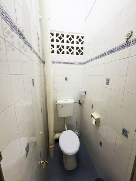 Rumah Flat untuk Disewa di Taman Sri Penawar - Jerry Tan - Bathroom - PropertyGuru.com.my