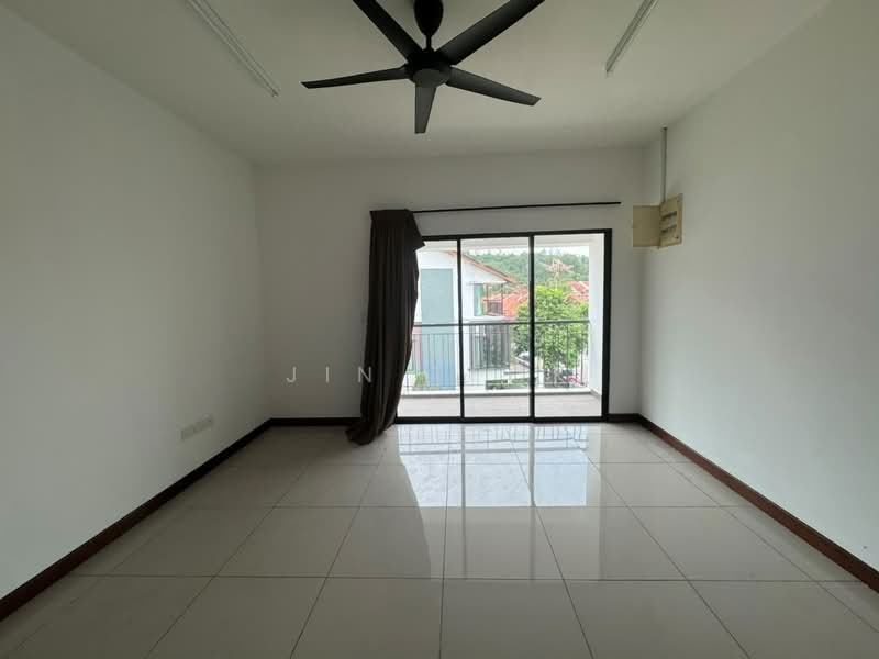 Rumah Berkembar untuk Dijual di Taman Nusa Idaman (Iskandar Puteri (Nusajaya)) - Jin Teok - Balcony - PropertyGuru.com.my