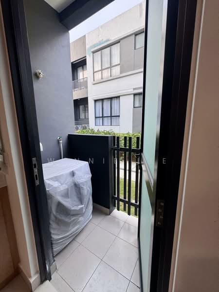 Rumah Bandar untuk Disewa di Eco Ardence (Setia Alam) - Winnie Lee - Balcony - PropertyGuru.com.my