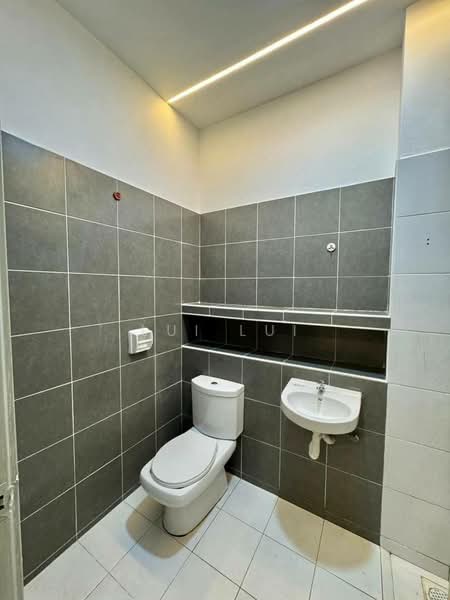 Rumah Teres 2 Tingkat untuk Dijual di Setia Eco Gardens (Gelang Patah) - Lui Lui - Bathroom - PropertyGuru.com.my