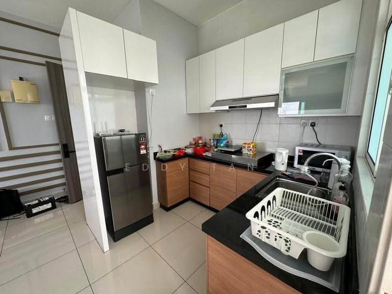 Kediaman Servis untuk Dijual di Sky Habitat - Eddy Tan - Kitchen - PropertyGuru.com.my