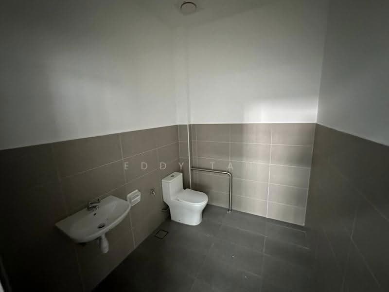 2-storey Terraced House for Sale in Bukit Indah (Iskandar Puteri (Nusajaya)) - Eddy Tan - Bathroom - PropertyGuru.com.my