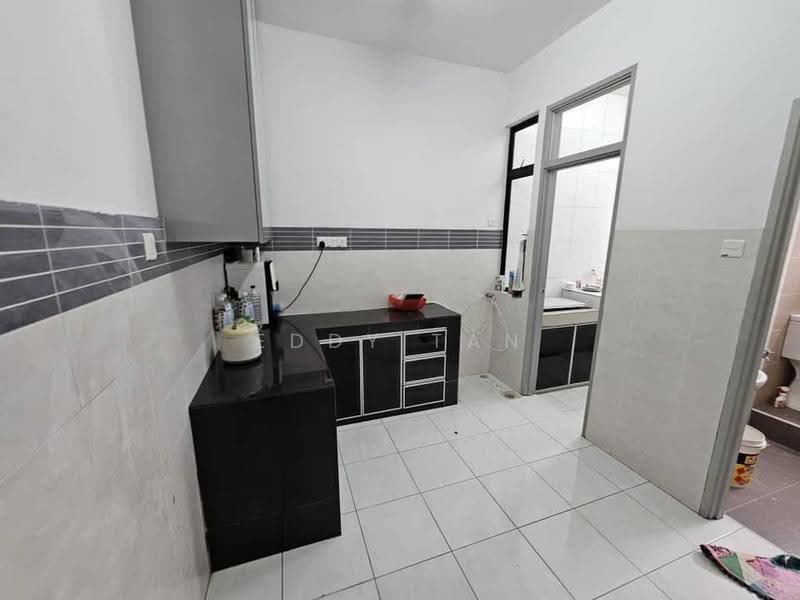 2-storey Terraced House for Sale in Bukit Indah (Iskandar Puteri (Nusajaya)) - Eddy Tan - Kitchen - PropertyGuru.com.my