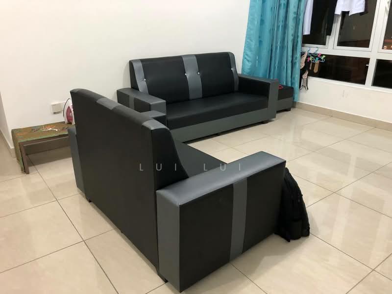 Servis Apartment untuk Disewa di Pangsapuri Tanah Emas (Golden Sands) - Lui Lui - Living Room - PropertyGuru.com.my
