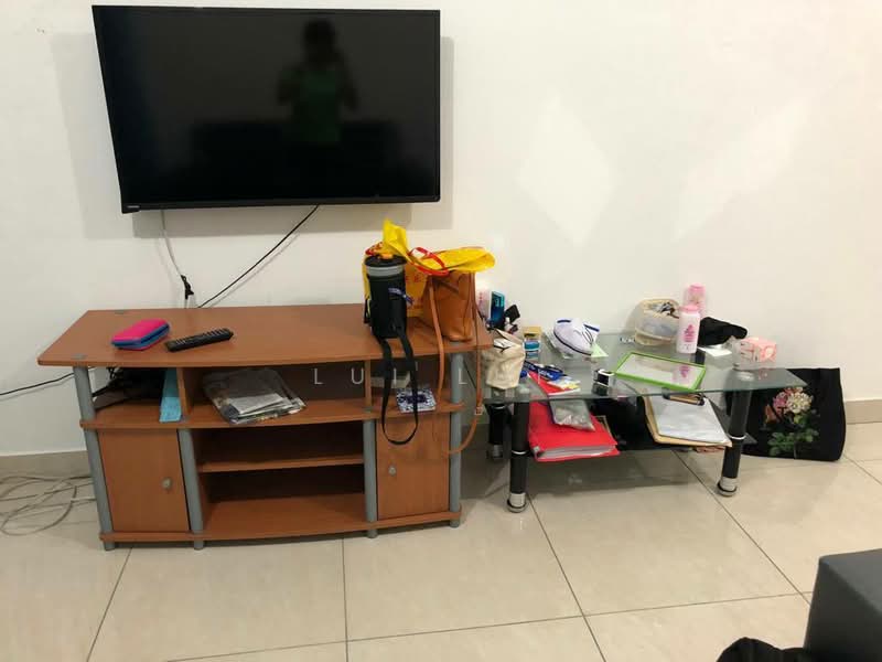 Servis Apartment untuk Disewa di Pangsapuri Tanah Emas (Golden Sands) - Lui Lui - Living Room - PropertyGuru.com.my