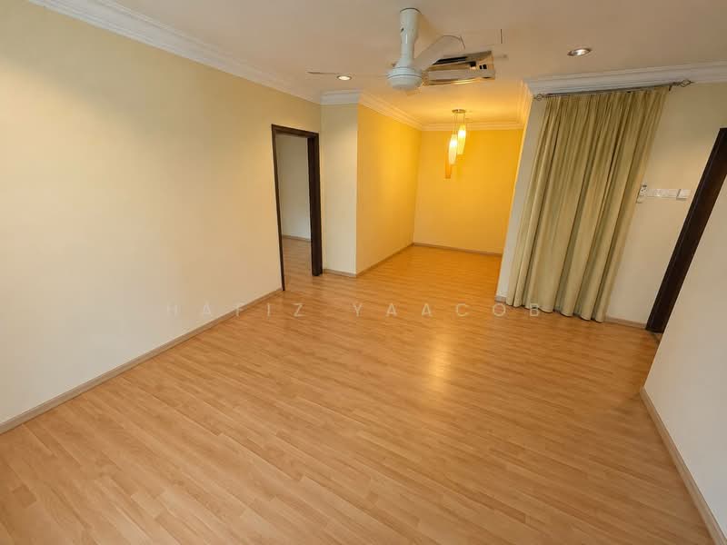 Semi-Detached House for Sale in Seksyen 13 (Shah Alam) - Hafiz Yaacob - Living Room - PropertyGuru.com.my