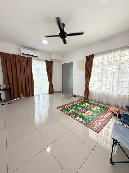 Rumah Teres 2 Tingkat untuk Disewa di Bandar Baru Permas Jaya (Permas Jaya) - Kayden Voon - Living Room - PropertyGuru.com.my