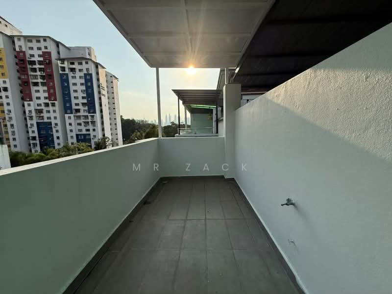 Rumah Bandar untuk Disewa di Ampang (Selangor) - Mr Zack - Balcony - PropertyGuru.com.my