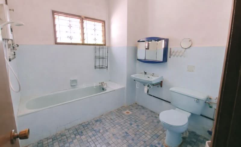 Semi-Detached House for Sale in Taman Tun Dr Ismail (Kuala Lumpur) - Sean Lo - Bathroom - PropertyGuru.com.my
