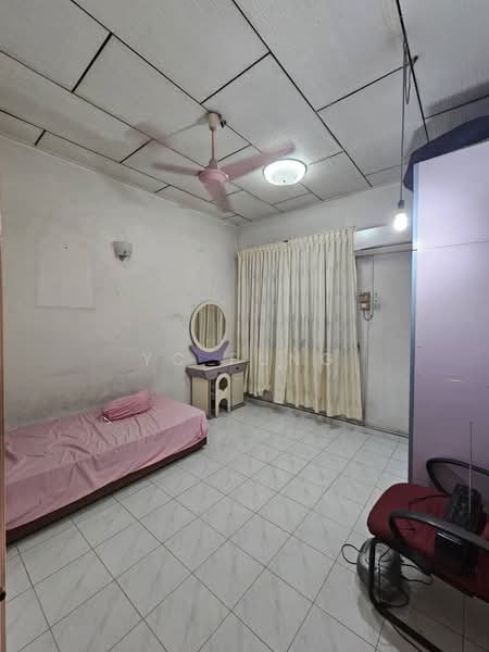 2-storey Terraced House for Rent in Taman Tasek (Johor Bahru) - YC Fung - Bedroom - PropertyGuru.com.my