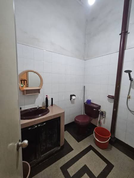 2-storey Terraced House for Rent in Taman Tasek (Johor Bahru) - YC Fung - Bathroom - PropertyGuru.com.my