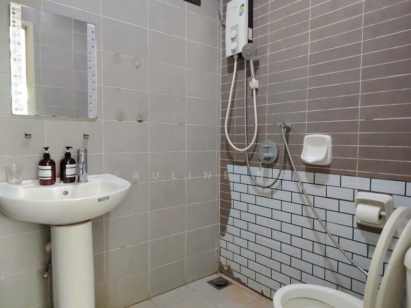 Servis Apartment untuk Dijual di Palazio - Pauline Ng - Bathroom - PropertyGuru.com.my
