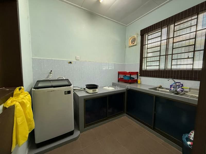 Rumah Teres 2 Tingkat untuk Disewa di Taman Pulai Flora (Skudai) - YC Fung - Kitchen - PropertyGuru.com.my
