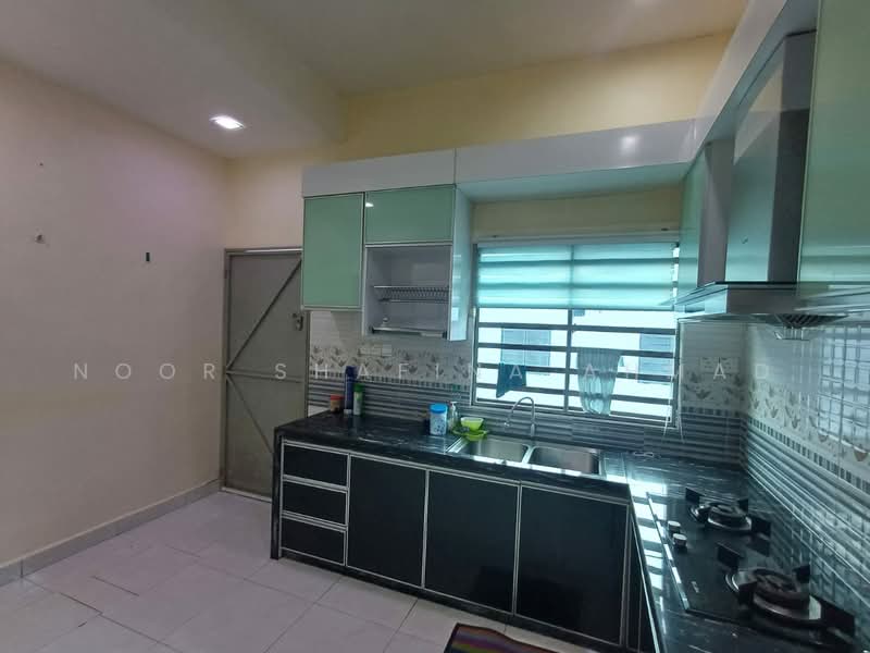 1-storey Terraced House for Sale in Taman Pinggiran Bertam (Kepala Batas) - Noor Shafina Ahmad - Kitchen - PropertyGuru.com.my
