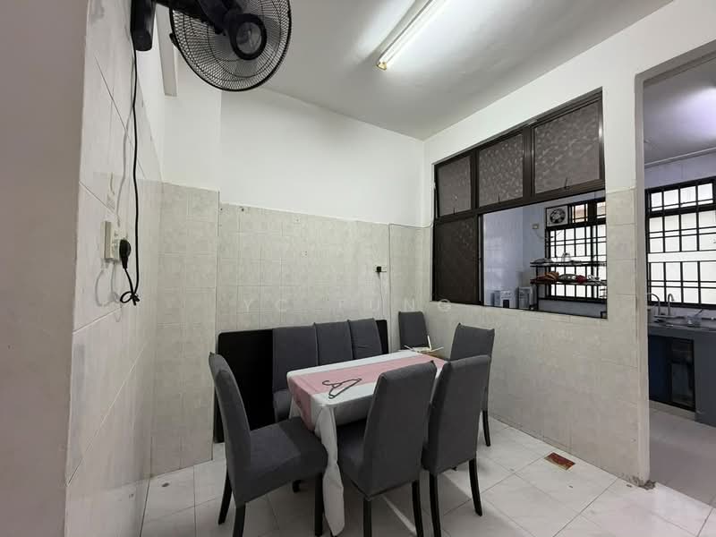 Rumah Teres 2 Tingkat untuk Disewa di Taman Jaya Mas (Skudai) - YC Fung - Dining Room - PropertyGuru.com.my