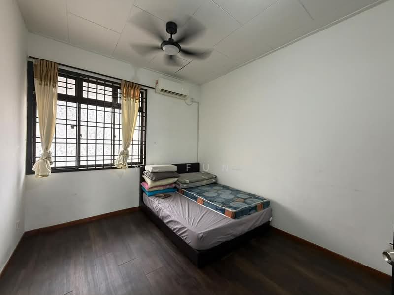 Rumah Teres 2 Tingkat untuk Disewa di Taman Jaya Mas (Skudai) - YC Fung - Bedroom - PropertyGuru.com.my